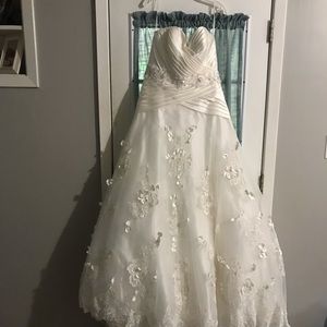Ivory NEW Wedding dress